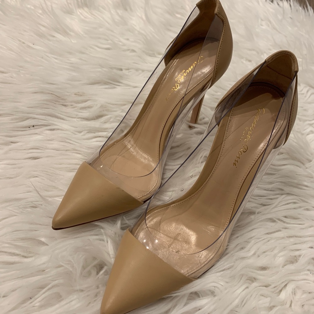 Gianvito Rossi heels beige
